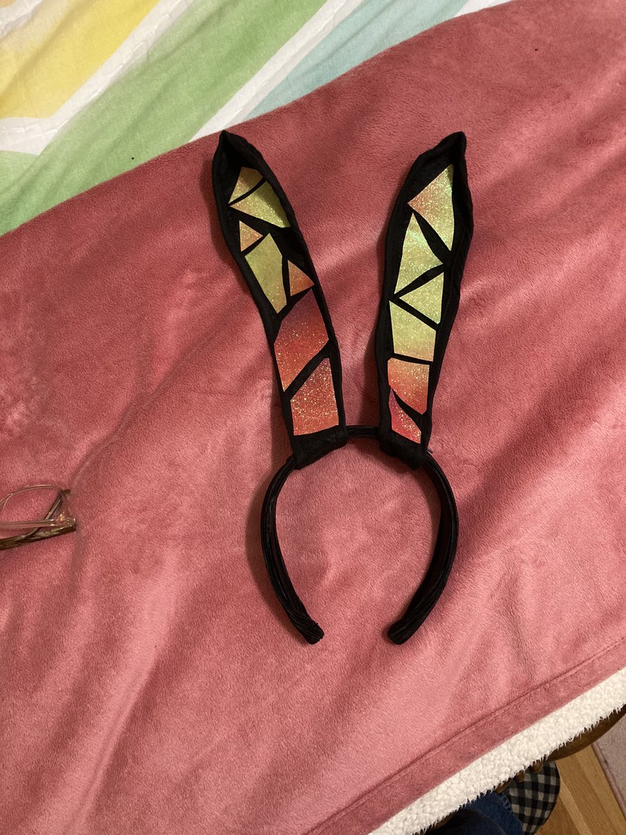 kunikidaze's tweet image. I am having so much fun making this cosplay. Everything’s so shiny!! I challenged myself to make it without buying any new materials so I’m having to get creative.