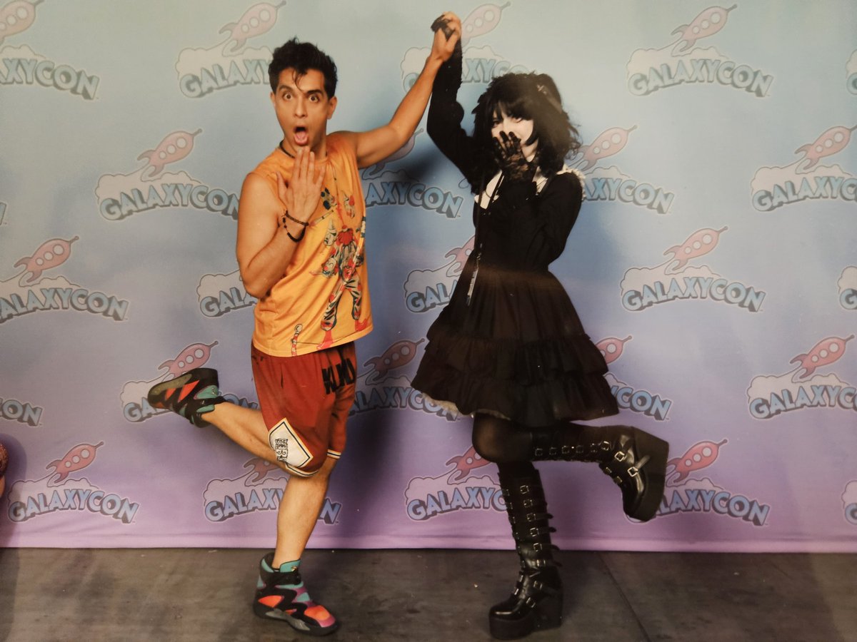 puppyk1nz's tweet photo. I cosplayed the dollfie ver of Mana-sama for Galaxy Con🖤🐈‍⬛️ #galaxyconraleigh https://t.co/dPlxOHDsuB