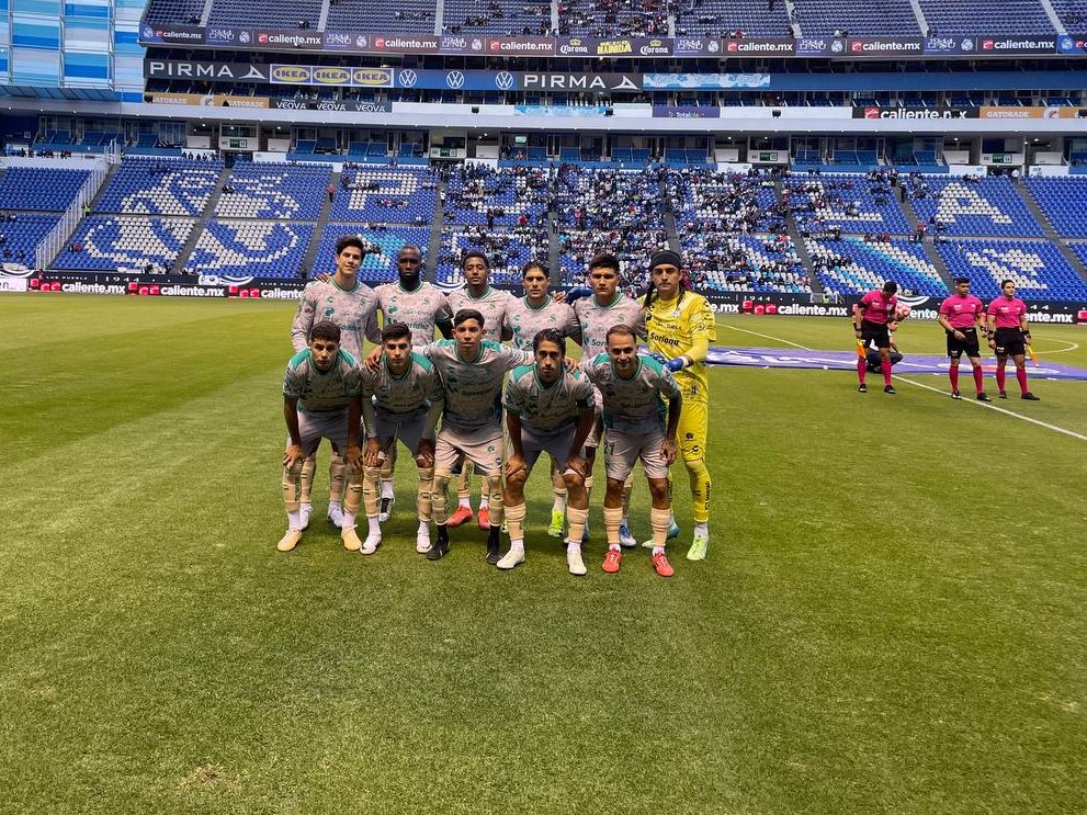 ClubSantos's tweet image. ⏱️0' | Rueda el balón en el estadio Cuauhtémoc.
¡VAMOS, GUERREROS! 🇳🇬⚔️
#PUE 0⃣-0⃣ #SAN
#PORTITODOSINTINADA