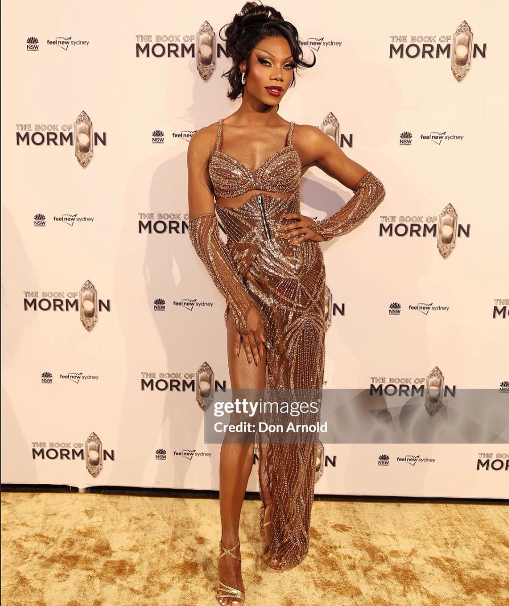 Drag_Crave's tweet photo. Hollywould Star looks dazzling for the "The Book of Mormon - Aus &amp; NZ" premiere at the Capitol Theatre in Sydney, Australia. https://t.co/HM1GeSA2LJ