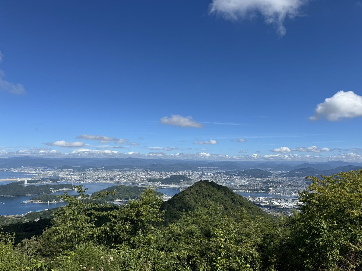 見ぬ友と心を結ぶ #のろしリレー スタートしました。

見えますかー？

#絵下山　#広島市議会議員　#安芸区　#川口茂博　#川口しげひろ　#コツコツ頑張ります