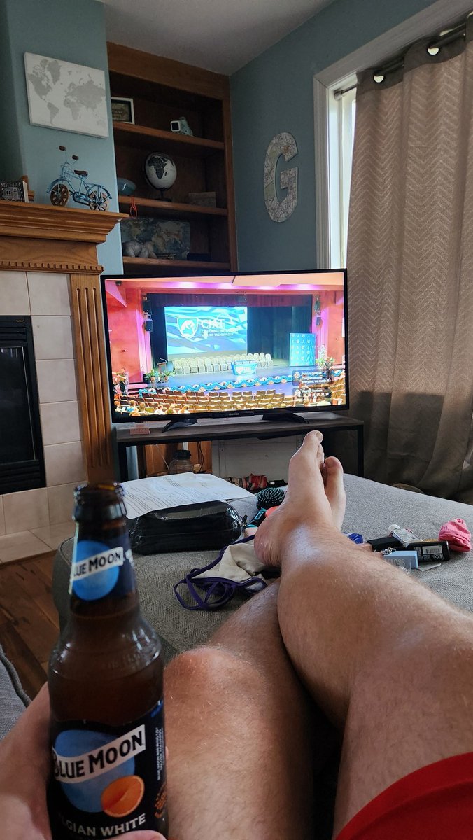 The best way to watch your graduation ceremony is by drinking a <a href="/BlueMoonBrewCo/">Blue Moon Brewing Co</a>!