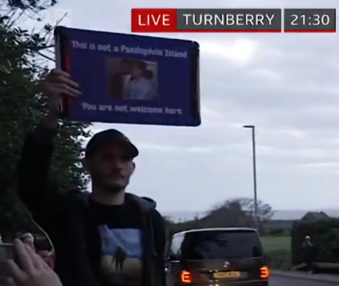 WrenchingOnCar's tweet photo. @EricLDaugh They hate his guts! https://t.co/0bPQ2mMDdg
