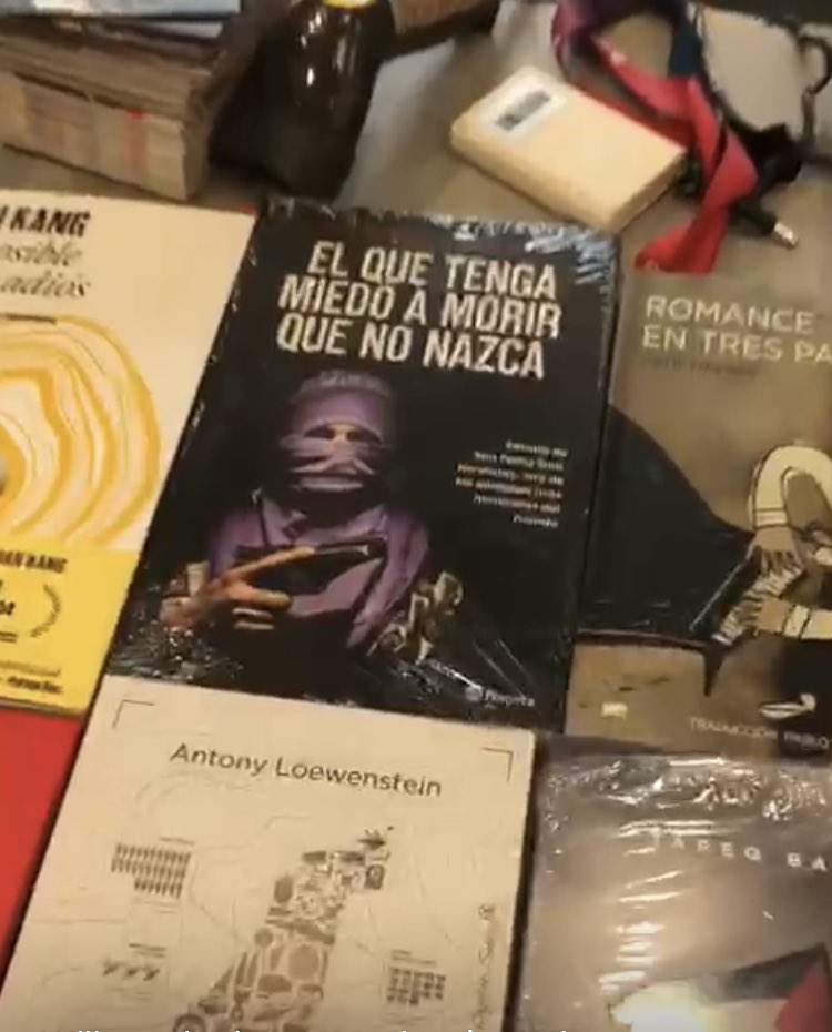 juan_martinezd's tweet image. A las colegas que están en Bogota, mi libro está disponible en la librería Wilborada y en stand de ellos el Gimnasio Moderno, en el marco del @FestivalGabo de los queridos @FundacionGabo.