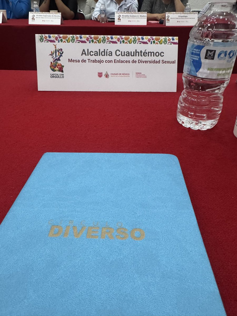 rodrigoarcej's tweet image. 🏳️🌈🏳️⚧️ Hoy sostuvimos una productiva reunión con la Mtra. @HildaTellezL, directora ejecutiva de la @DiversidadCDMX.
Desde la @AlcCuauhtemocMx, encabezada por nuestra alcaldesa @AlessandraRdlv, reafirmamos nuestro compromiso de trabajar de manera cercana y coordinada en favor de…