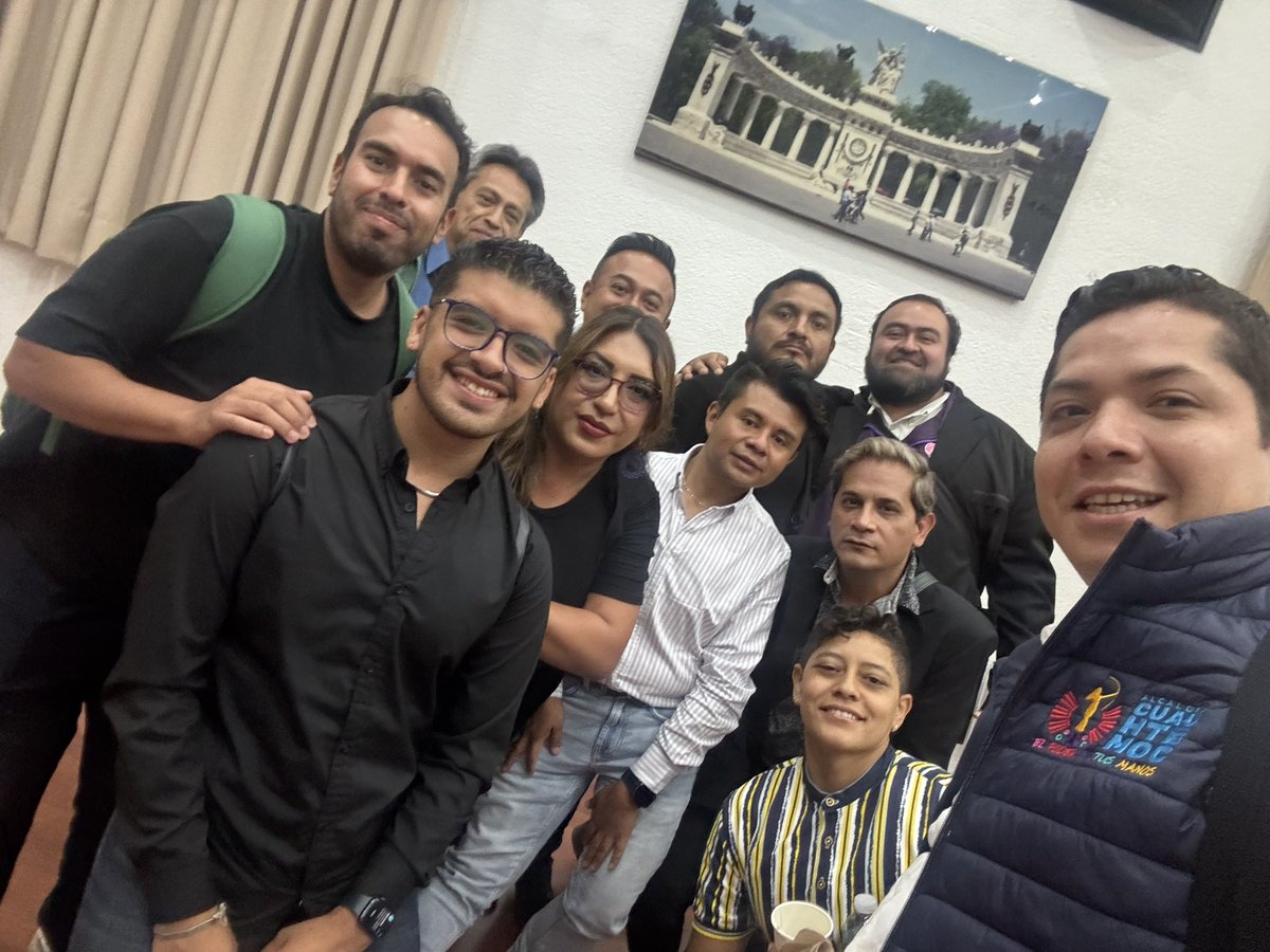 rodrigoarcej's tweet image. 🏳️🌈🏳️⚧️ Hoy sostuvimos una productiva reunión con la Mtra. @HildaTellezL, directora ejecutiva de la @DiversidadCDMX.
Desde la @AlcCuauhtemocMx, encabezada por nuestra alcaldesa @AlessandraRdlv, reafirmamos nuestro compromiso de trabajar de manera cercana y coordinada en favor de…