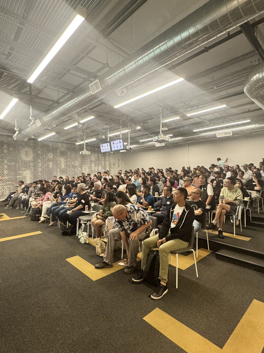 Tonight, I'm learning about AI with my friend <a href="/jocarrasqueira/">Joana Carrasqueira</a> and the <a href="/rootlyhq/">Rootly</a> team! ✨

#rootly