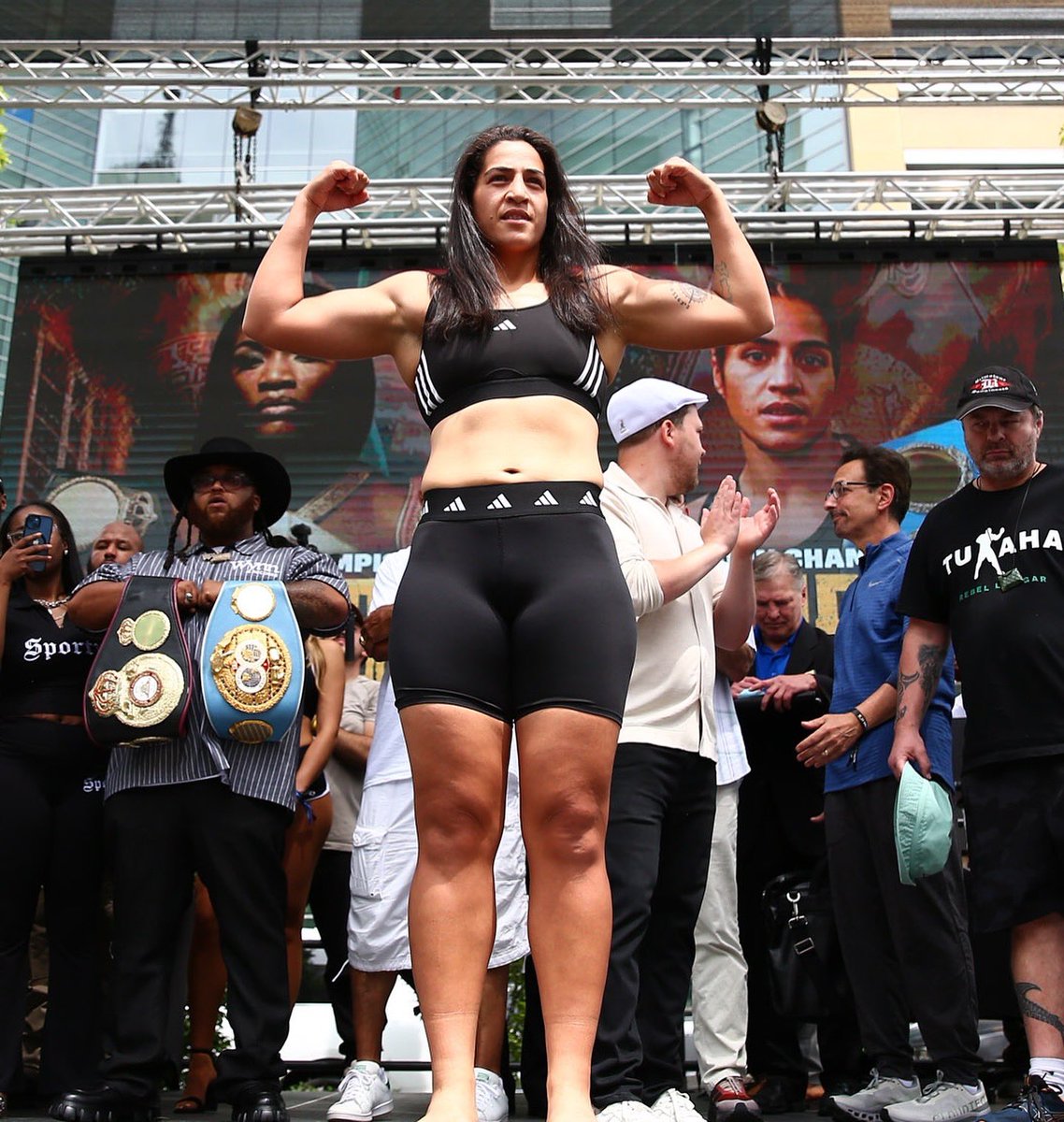 SalitaProm's tweet image. ONE. MORE. SLEEP. ☝️
#ShieldsDaniels goes down TOMORROW NIGHT at 8pm ET/5pm PT LIVE from Little Caesars Arena and streaming on @DAZNBoxing 🥊