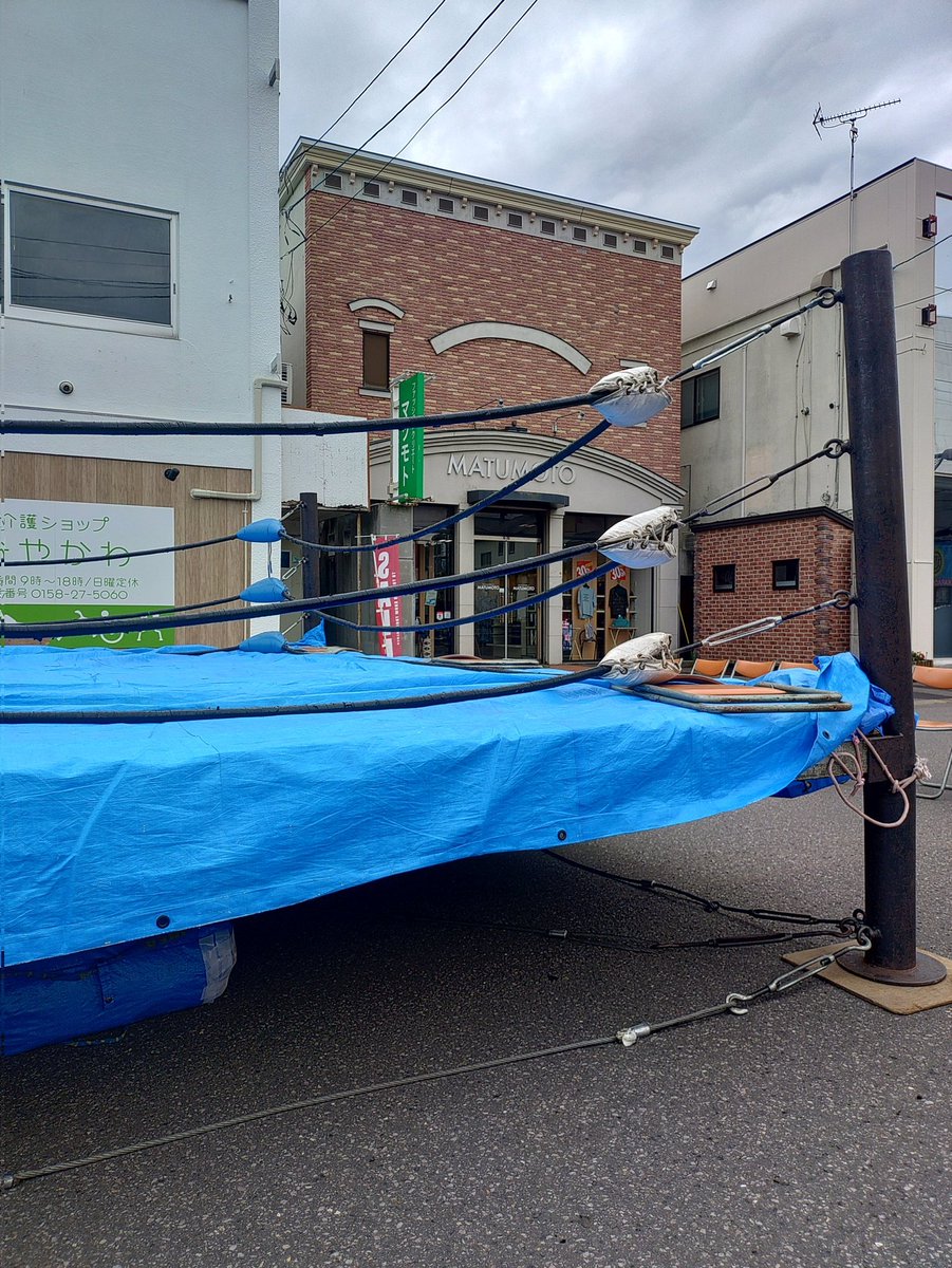 toshiki_itakura's tweet image. 設営完了

雨降らない事を祈る…