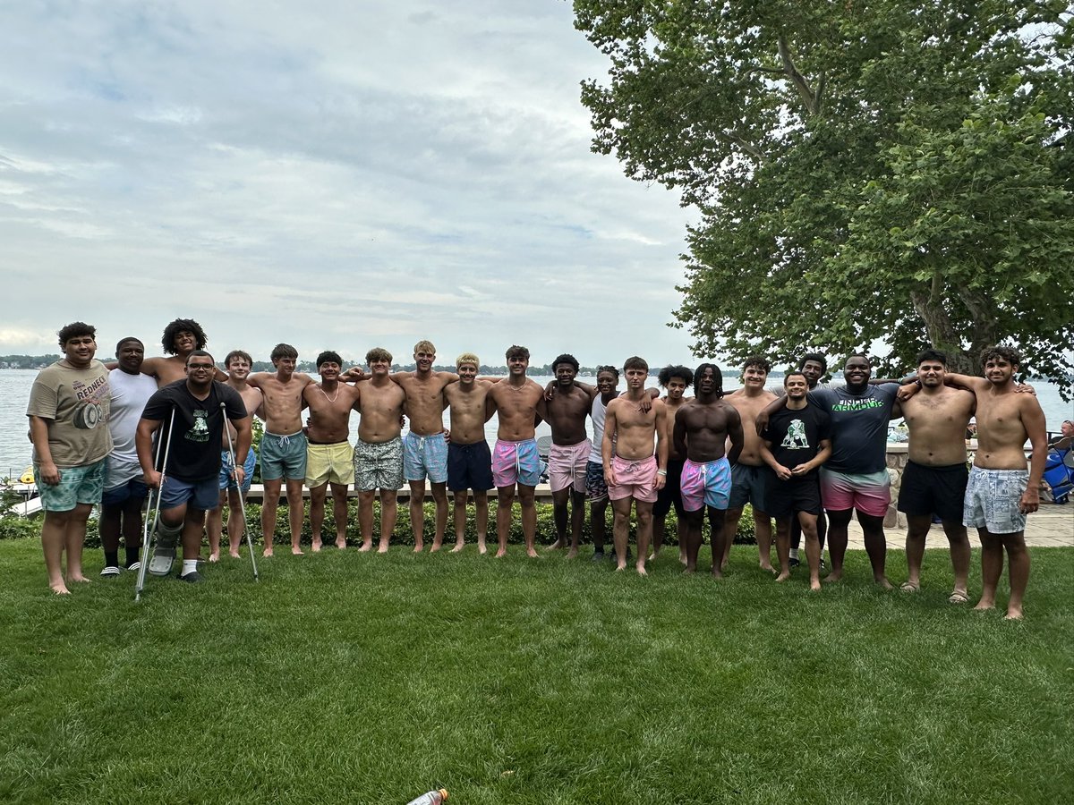 What a great day.  Senior Retreat is always full of fun and growth as young men.  Special thanks to the Brunner’s for opening up their property to our kids.  The Minutemen got better today!

#SAD
#F5OH
