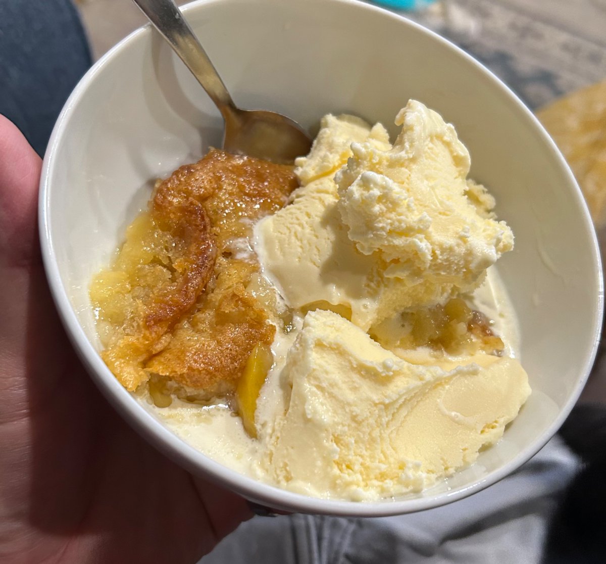 GrillsAlotDano's tweet image. Do you like your peach cobbler naked or with vanilla ice cream?