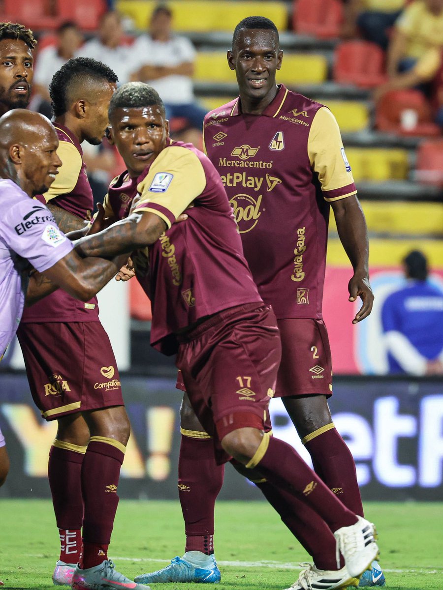 cdtolima's tweet image. La clase de centrales que tenemos 🤌🏽🔝