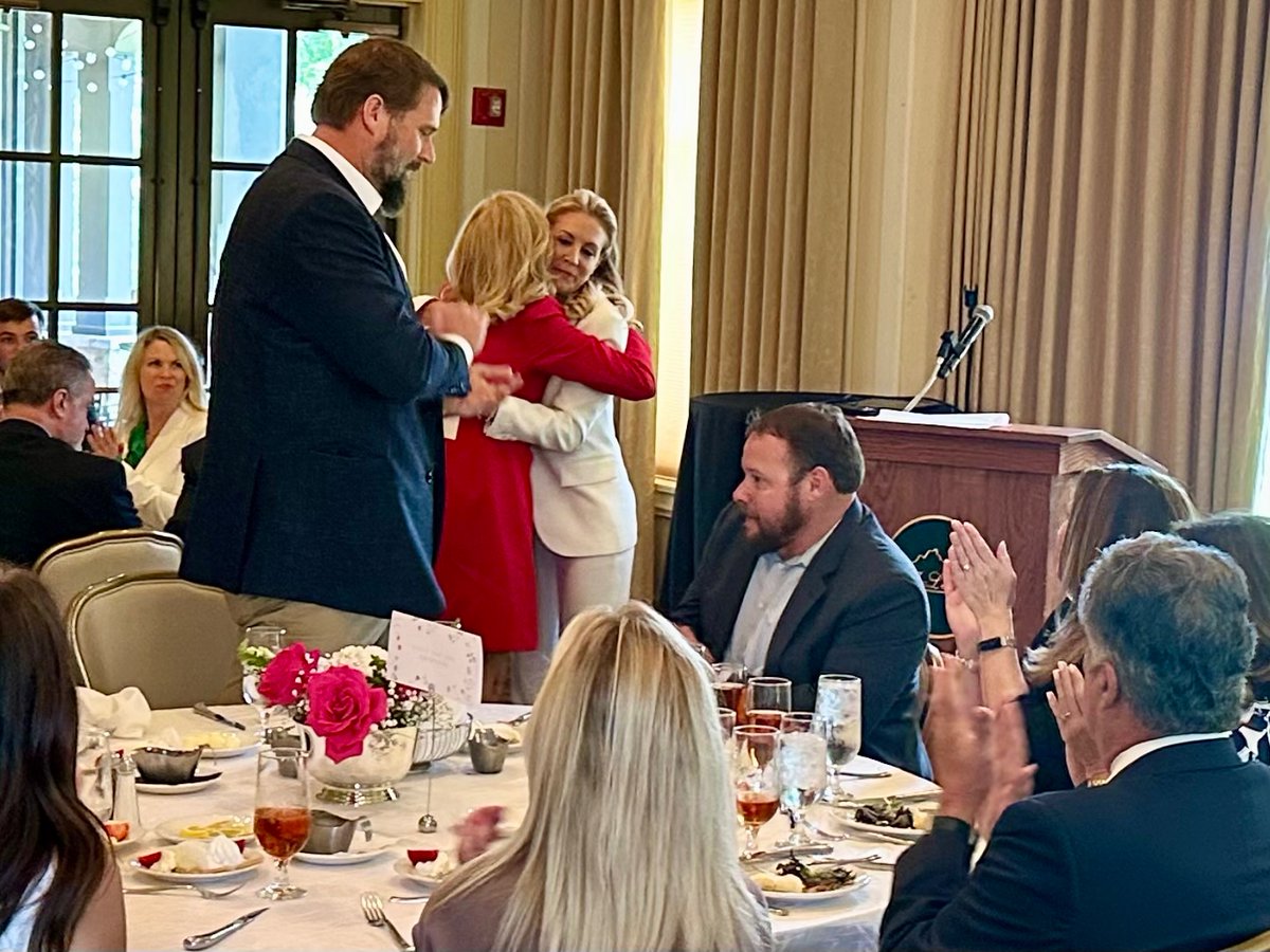 Loved introducing my dear friend <a href="/MississippiAGO/">MS Attorney General</a> Lynn Fitch today at the Congressional Spouses’ Luncheon in Huntsville. I remember meeting Lynn for the first time when she was a candidate for AG…look at her now! 💪