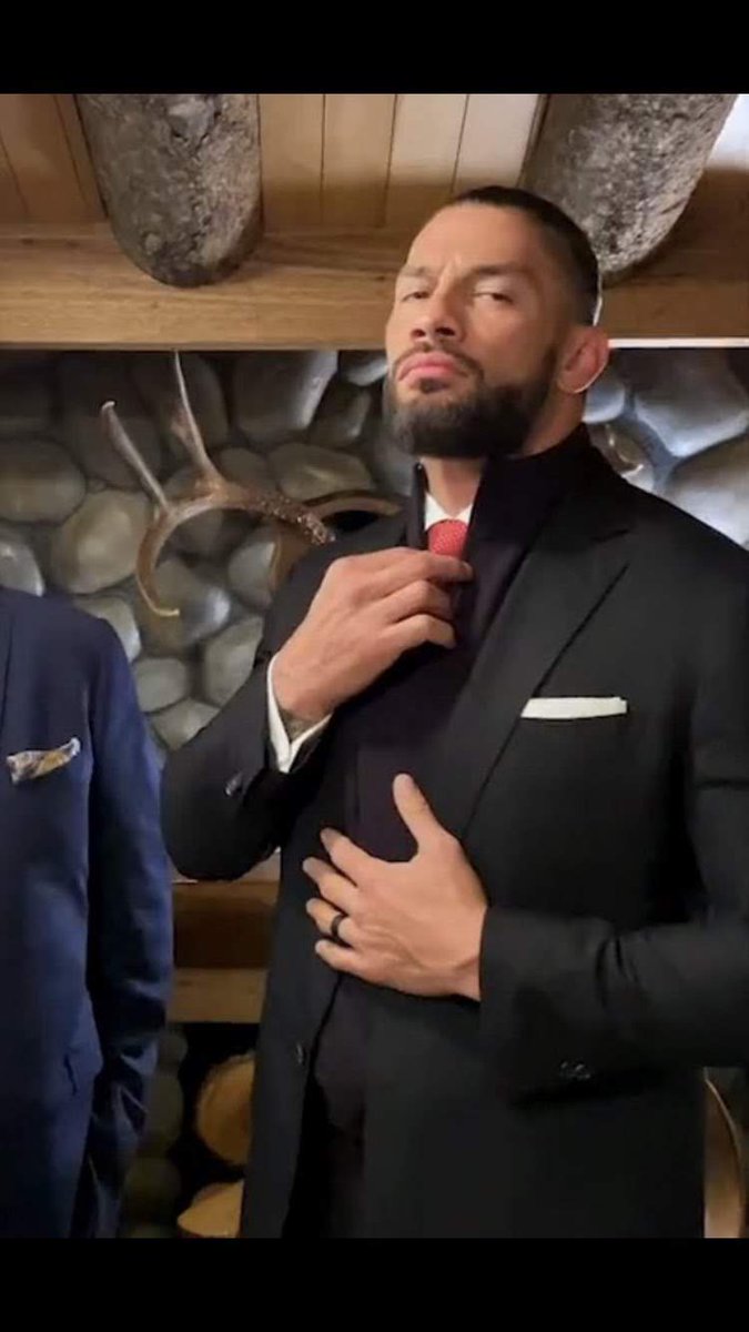 Did he just slap Jacob Fatu?!! So what are we wearing to Miz services  #Smackdown