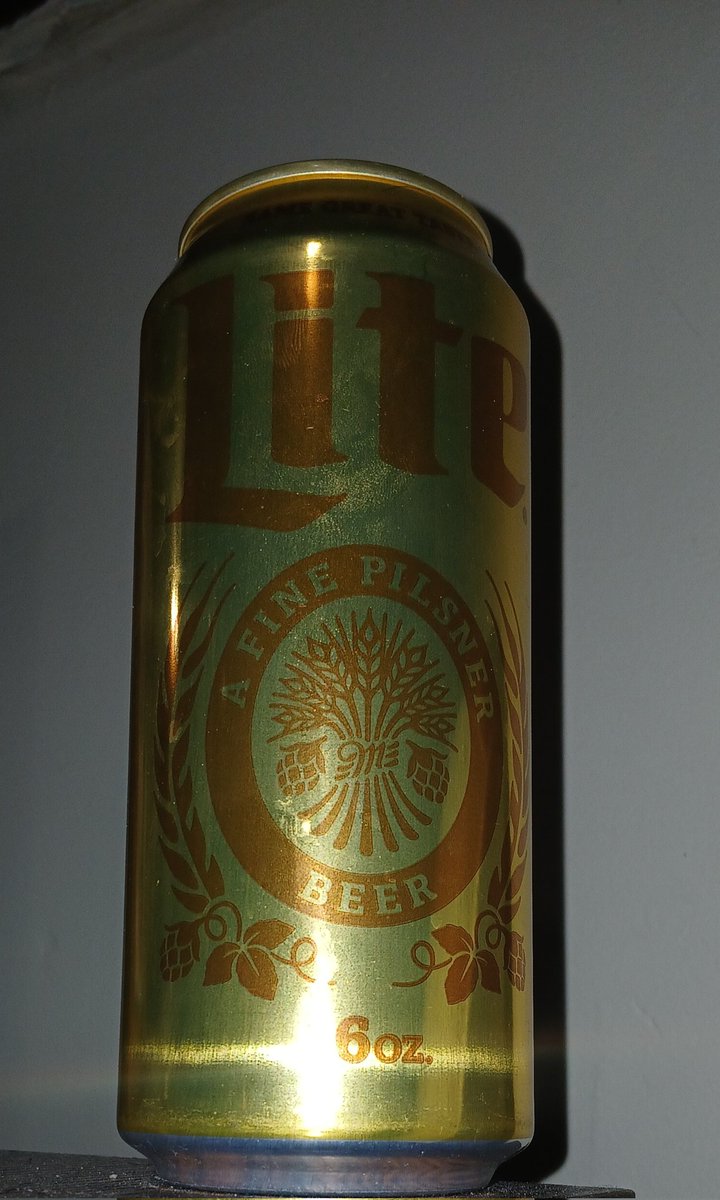 TradBob26's tweet image. No one is discussing the tragedy of the gold Miller Lite can existing circulation 😭
@KnowsPascal @SaintBbq