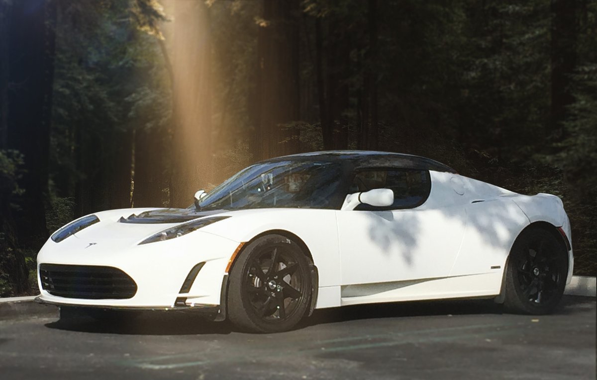 mike_maloney's tweet image. Is there a space at @Tesla diner to charge original Roadsters? I'm hungry.