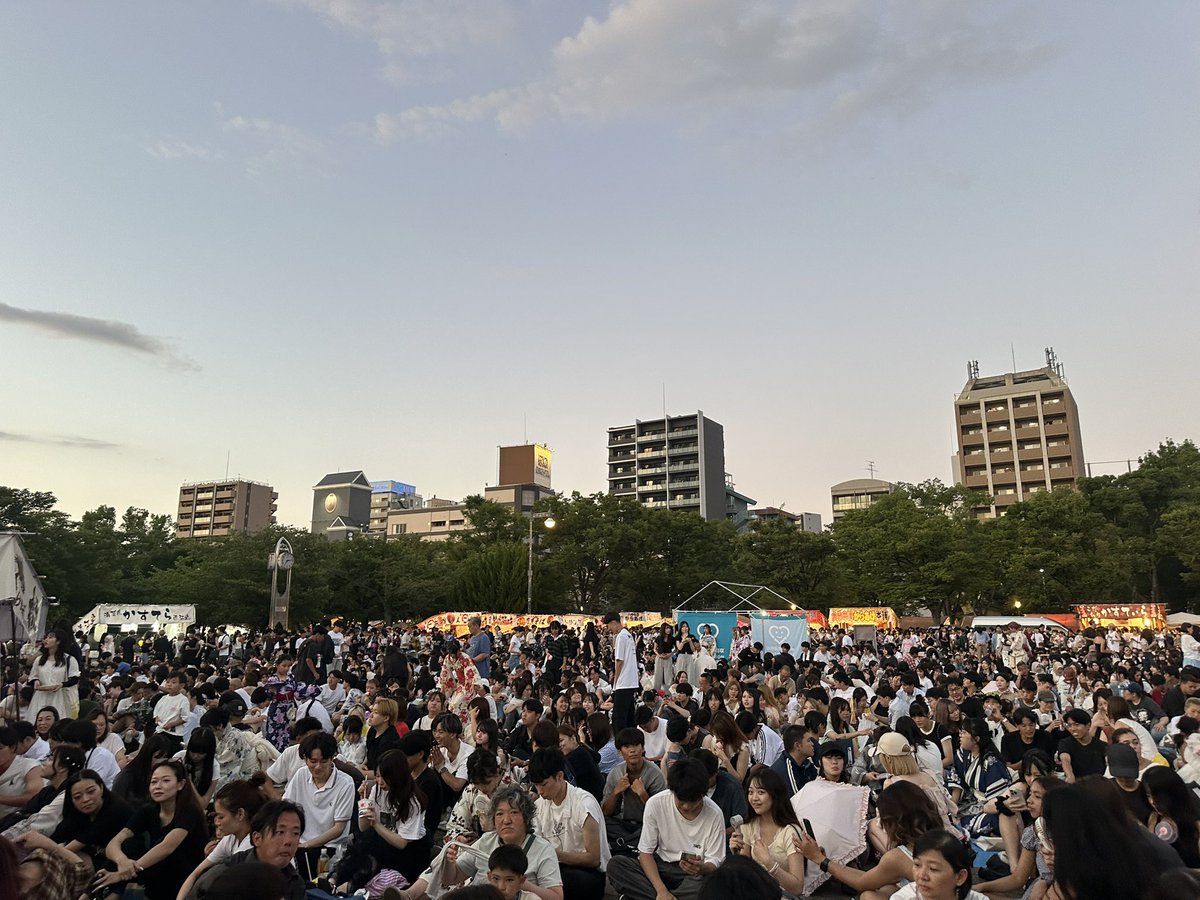 d0tc0mmie's tweet image. お祭りの時間だよ！
