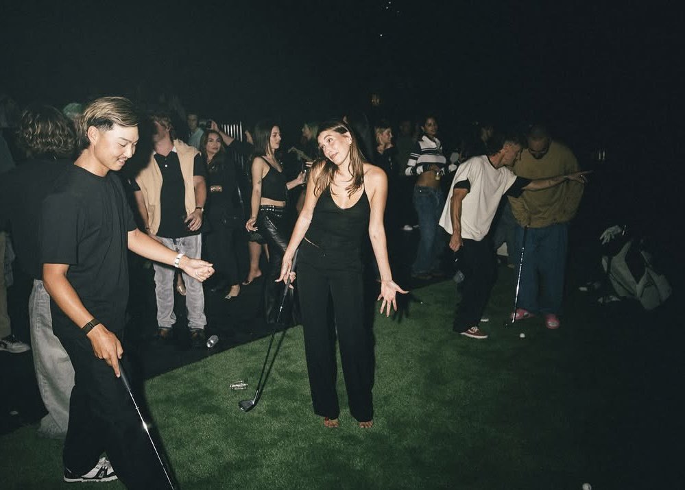 haileybfits's tweet image. Hailey with Justin and Kendall last night at the Swag listening party. 🖤