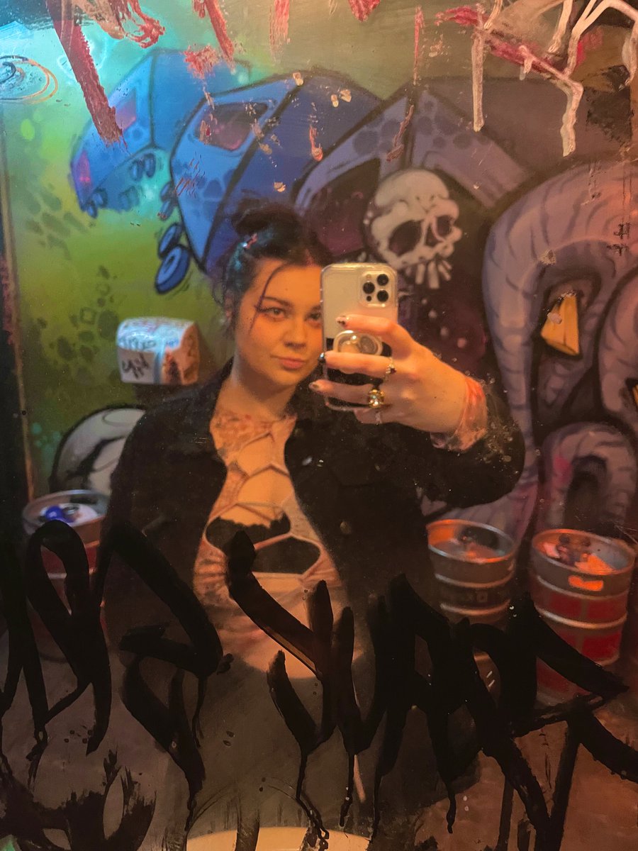 happy saturday my precious phone pals 💘