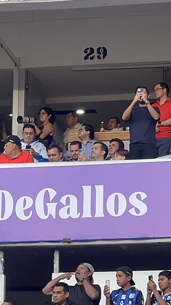 SoyChuchote's tweet image. Keilor viene de naranja y ya vimos la razón..
@AlvarezMaynez 🍊