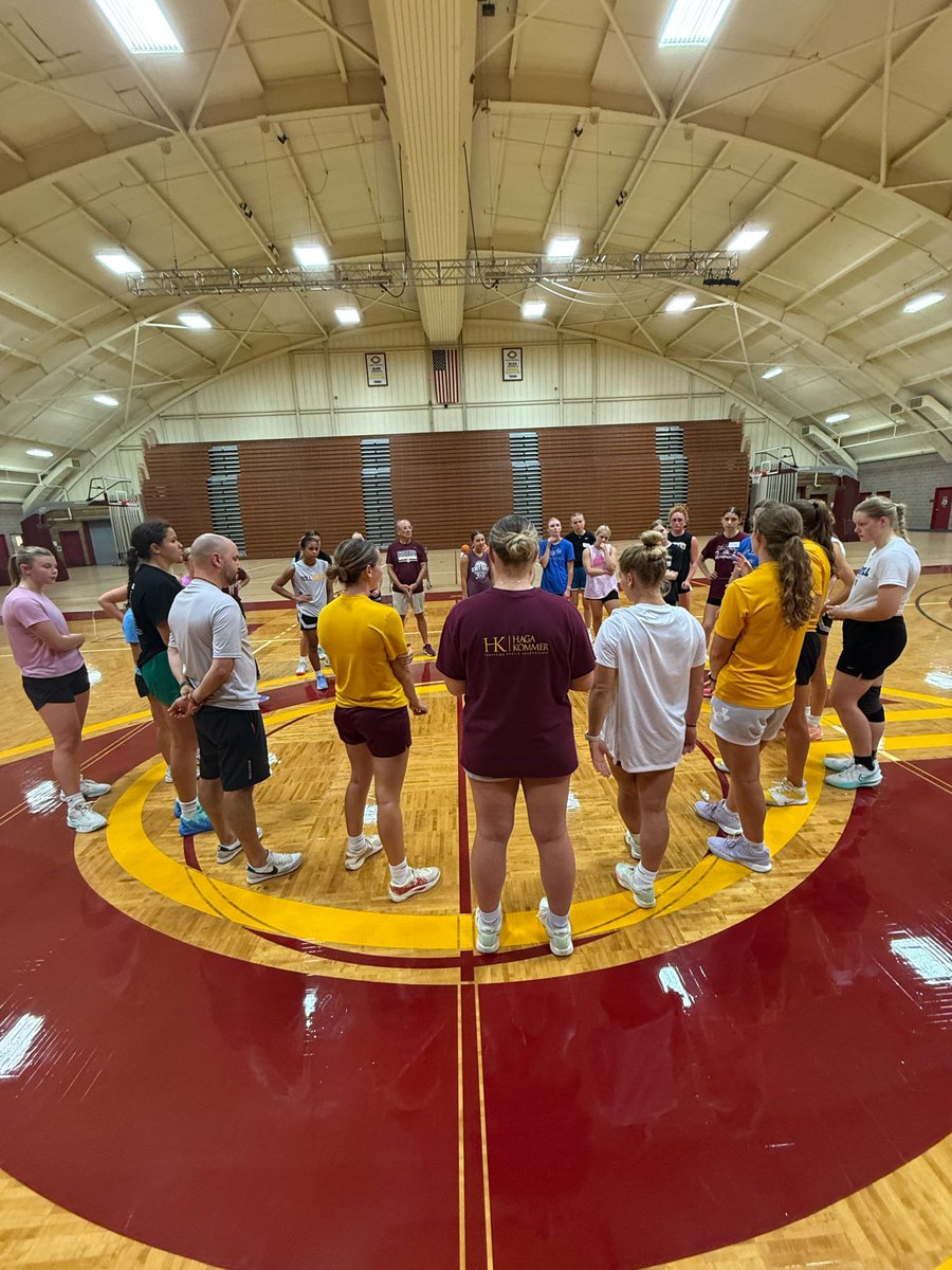 Shoutout to the ballers who brought it at today’s Elite Camp!
High energy. High character. High competition.
Let’s goooo 🚀
#CobberWBB #EliteCamp