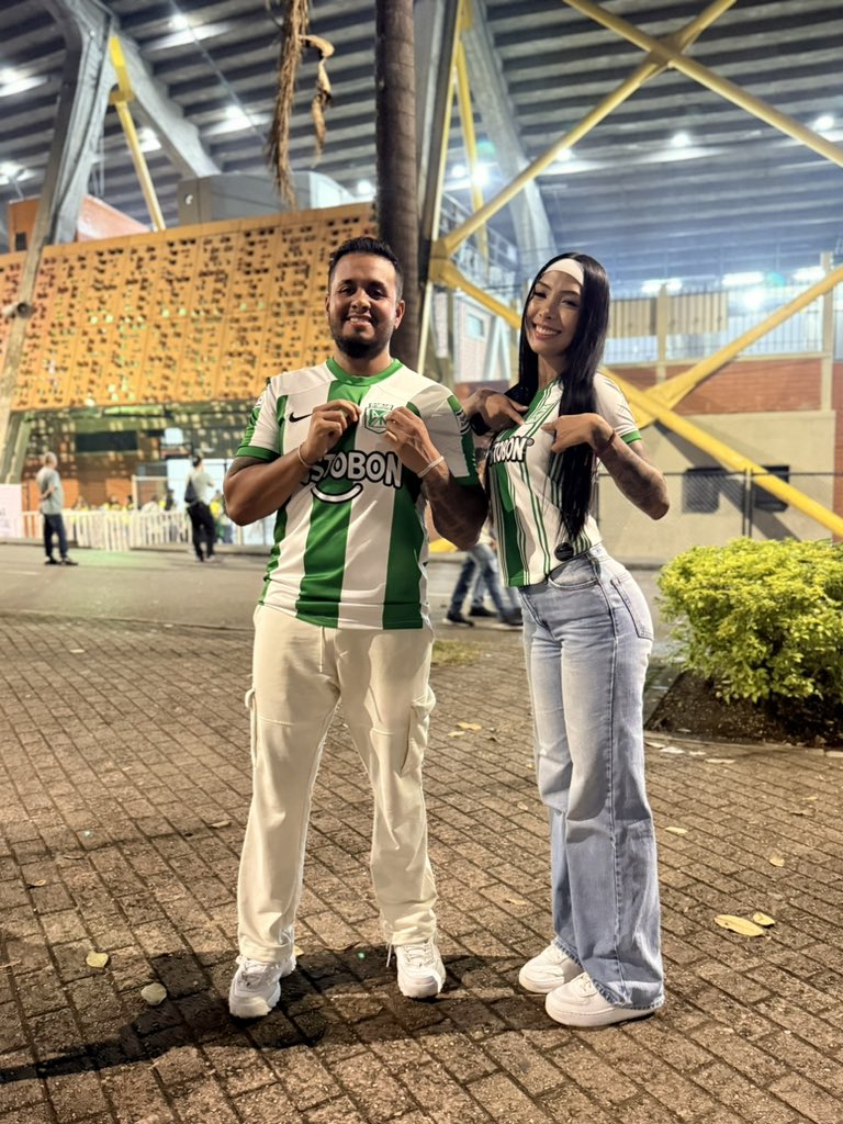 mikemaquinadel's tweet image. Venimos a ver a Atletico Nacional,
Me dicen que es el más grande de Colombia. Le creemos?