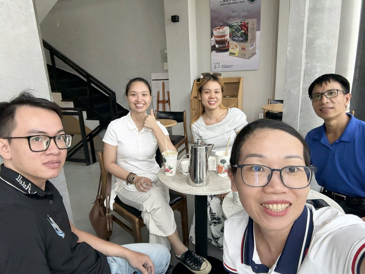 Tuấn Ảnh (@tuan_anh_a2) on Twitter photo Mỗi lần gặp nhau là y như rằng có "cuộc thi nói không ngừng nghỉ". 🤣 Mấy bả giành hết sóng, thành ra mình chỉ việc ngồi nghe. Mác nói muốn chết nên tối về lập group chat mà vẫn nói chưa đã. <a href="/haquyen82/">Hà Quyên | Maggie Q</a> <a href="/VyXuan16161/">Trần Xuân Vỹ | Vanek</a> <a href="/HaiYanHau/">Hai Yen Hau | Yale</a> <a href="/Diem_Hang_Visa/">Diễm Hằng | Hattie</a> Mỗi lần gặp nhau là y như rằng có "cuộc thi nói không ngừng nghỉ". 🤣 Mấy bả giành hết sóng, thành ra mình chỉ việc ngồi nghe. Mác nói muốn chết nên tối về lập group chat mà vẫn nói chưa đã. <a href="/haquyen82/">Hà Quyên | Maggie Q</a> <a href="/VyXuan16161/">Trần Xuân Vỹ | Vanek</a> <a href="/HaiYanHau/">Hai Yen Hau | Yale</a> <a href="/Diem_Hang_Visa/">Diễm Hằng | Hattie</a>