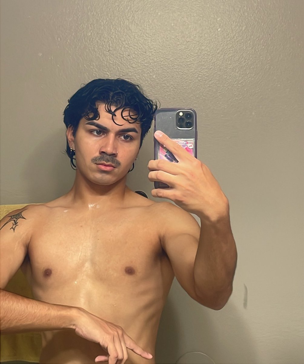 t30o0o's tweet image. Shaved right after this but the idea of a mustache kinda cute (?)
