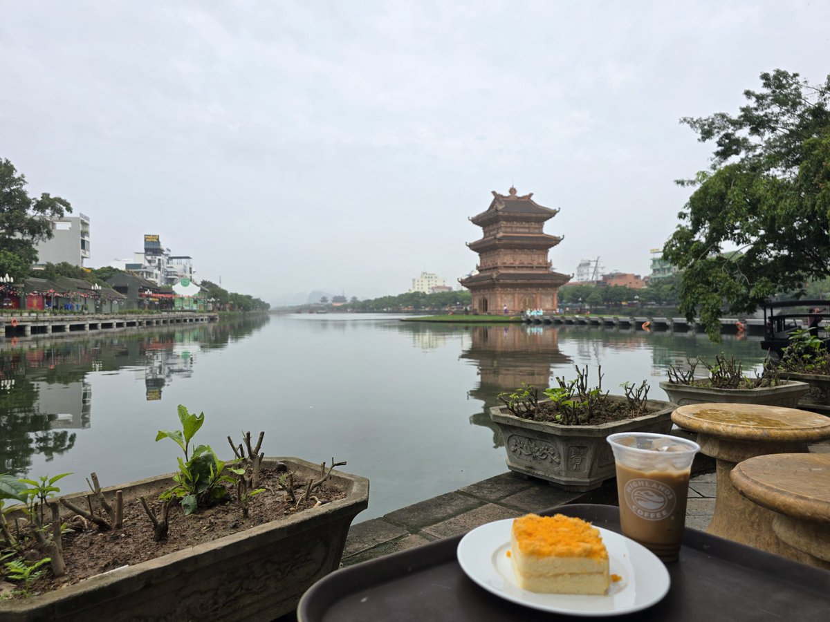 leonnguyen444's tweet image. Rise in a distant land,
Savor your morning coffee,
Connect with new friends,
Talk about @SuiNetwork,
And keep growing @suivncommunity.
Ninh Binh City, Vietnam – Sui VN Tour #2 2025.