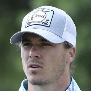 YankeesFiles's tweet image. Does anyone else think JT Realmuto kind of looks like YouTube golfer Micah Morris?