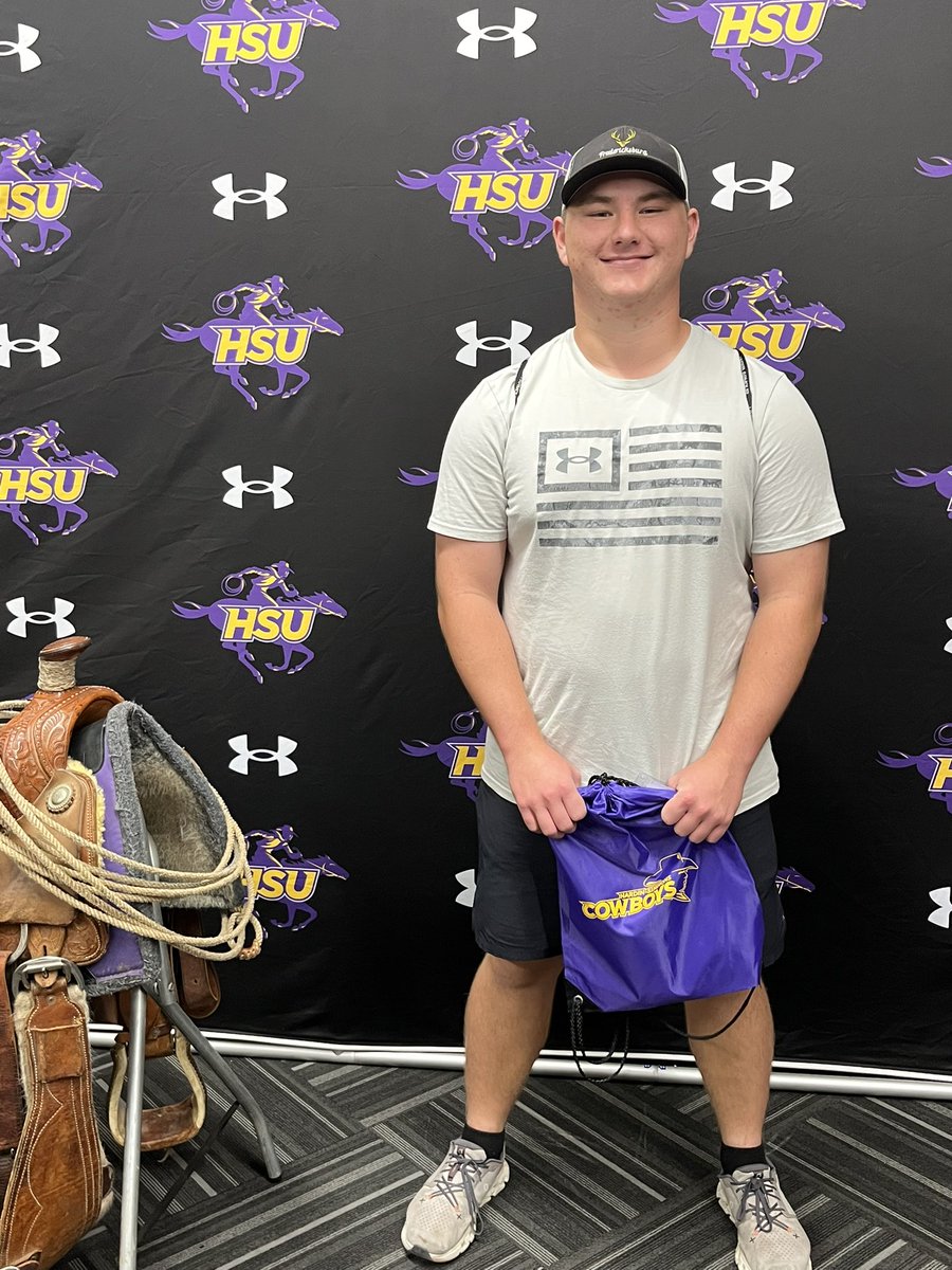 sullivan_zboril's tweet image. Thanks to @CoachElkinsHSU and @HSUCowboys for your time coaching and evaluating me today!
@joe_gillespi3 @RecruitMidway @MidwayFB @hayden_wall @TheChrisRubio @k_crane13