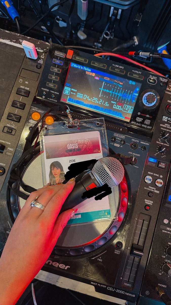 Zoe London tweet media