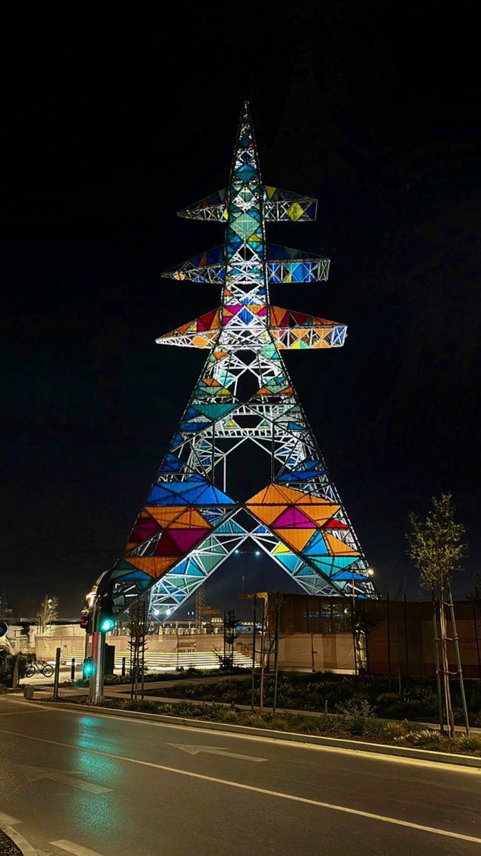 لا تعاتب شخصاً يعلم أن ما يفعله يؤذيك ويستمر بفعله .