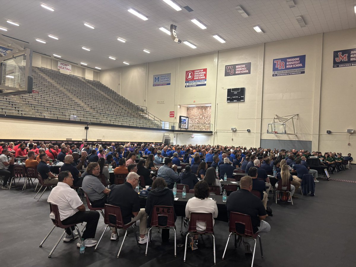 2025-2026 NEISD Coaches in-service ✅ Kicking off the year with purpose, passion, and pride. It’s time to lead with Integrity and Excellence!
#NEISD #CoachesLead #ServantLeadership 
<a href="/NEISD/">North East ISD</a> <a href="/THSCAcoaches/">THSCA</a> <a href="/OfficialTHSADA/">THSADA</a> <a href="/AustinTGCA/">TGCA</a> <a href="/uiltexas/">Texas UIL</a>