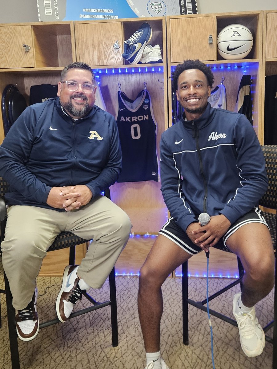 jacobmfarrar's tweet image. A great way to start Season 2 of Zips Nation Insider!
@EnriqueFreeman_ @little_loren3 @ZipsMBB @MoonMan330 @AkronZips