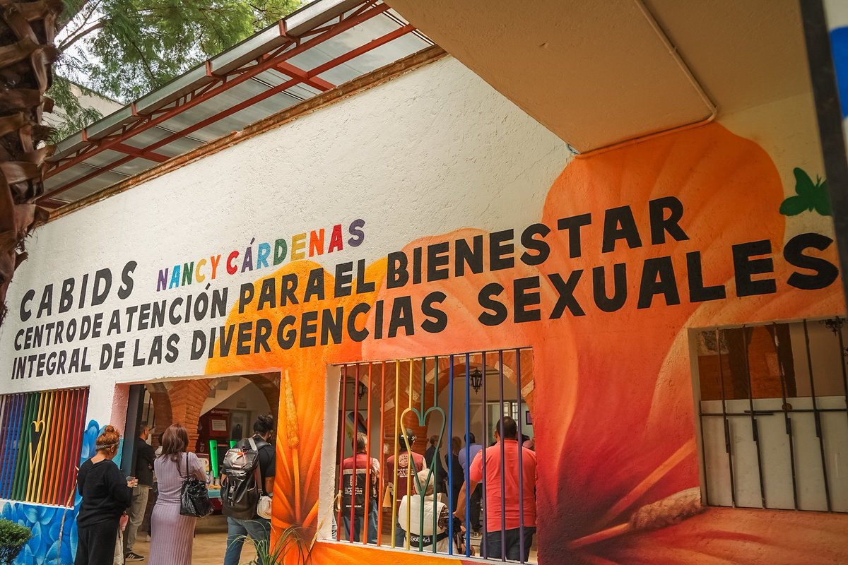 Alcaldía Tlalpan (@tlalpanal) on Twitter photo En Tlalpan abrimos las puertas del Centro de Atención para el Bienestar Integral de las Divergencias Sexuales “Nancy Cárdenas”. 🏳️🌈
Nuestra alcaldesa, <a href="/Gabyosoriohdz/">Gaby Osorio</a> , encabezó esta inauguración que representa un compromiso firme con los derechos, respeto y bienestar de la En Tlalpan abrimos las puertas del Centro de Atención para el Bienestar Integral de las Divergencias Sexuales “Nancy Cárdenas”. 🏳️🌈
Nuestra alcaldesa, <a href="/Gabyosoriohdz/">Gaby Osorio</a> , encabezó esta inauguración que representa un compromiso firme con los derechos, respeto y bienestar de la