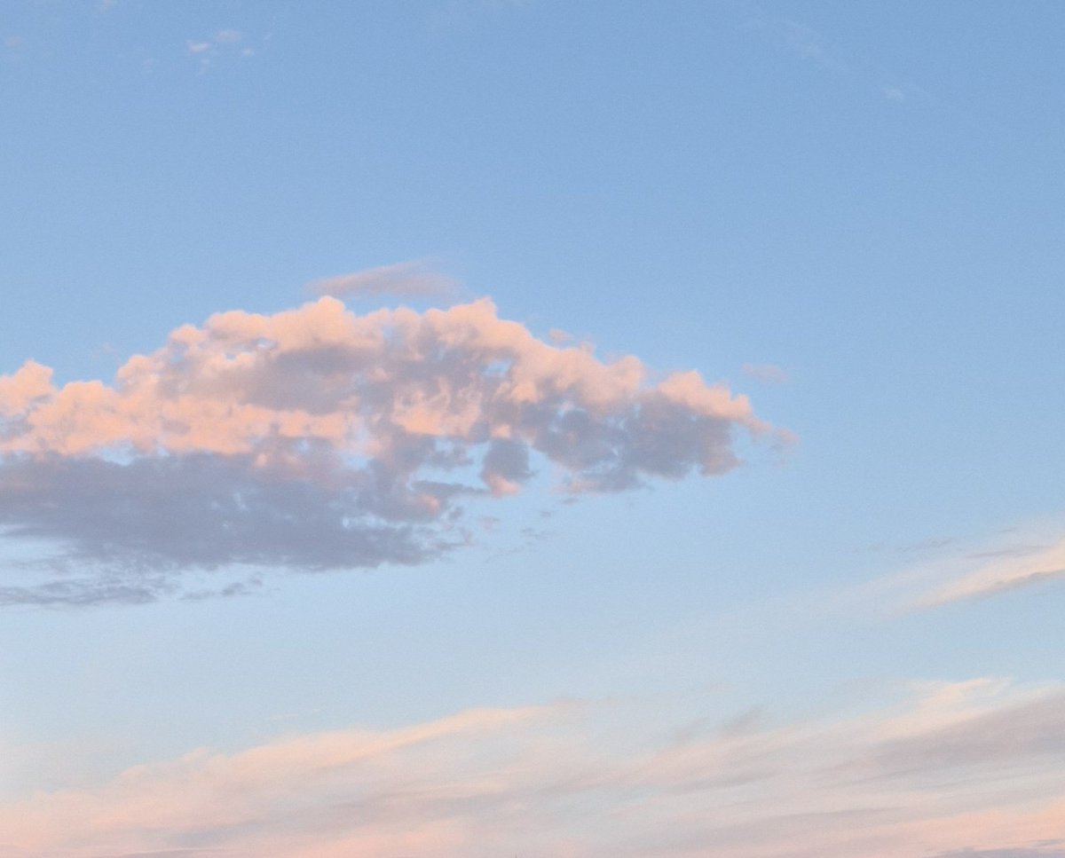 AngelBoyK4's tweet image. Btw look this clouds