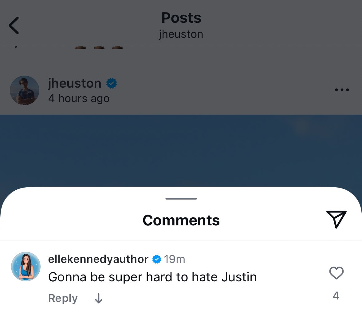 offcampusbra's tweet image. VAI DORMIR, ELLE KENNEDY! | Elle deixou um comentário na foto de Josh Heuston.
“Vai ser super difícil odiar o Justin”