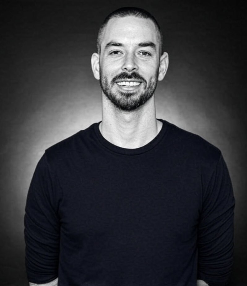 popsly_lol's tweet image. Marc “Tryndamere” Merrill, president and co-founder of the video game company Riot Games. Age 44