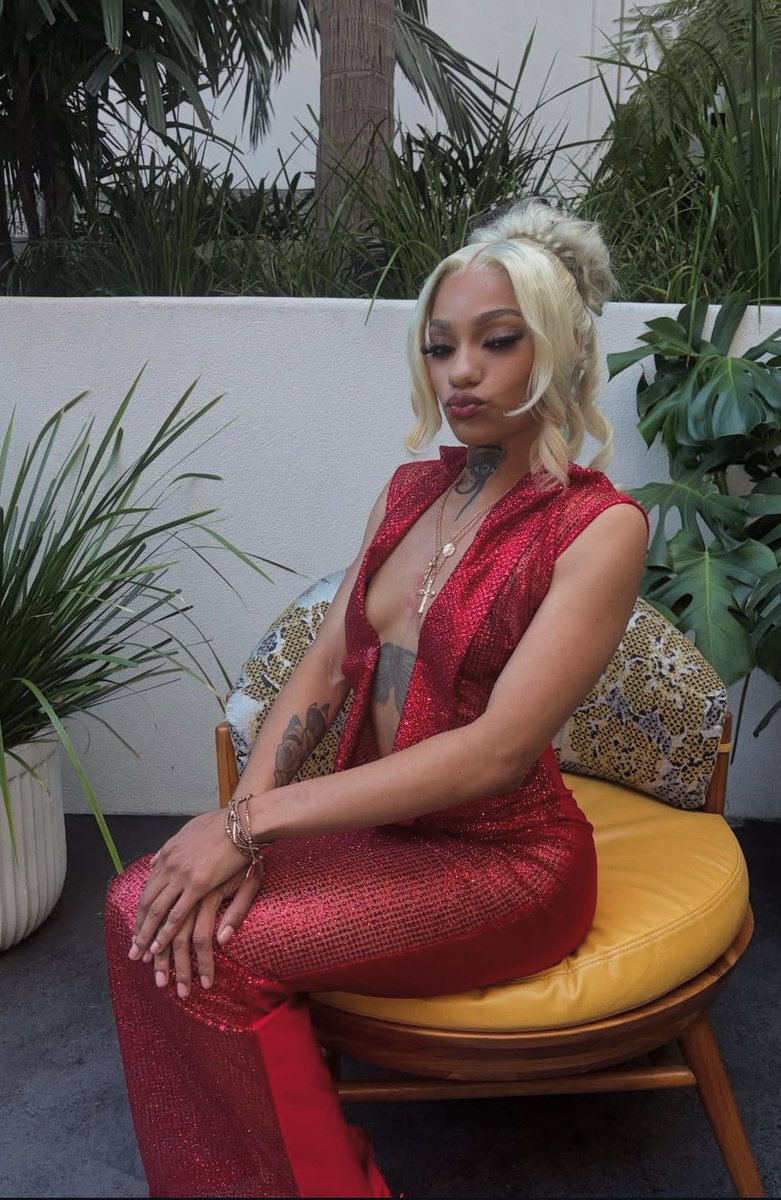 UpdatesOfZeus's tweet image. Tee-Tee’s #BaddiesGoneWildReunion Outfit 😍 #BaddiesGoneWild