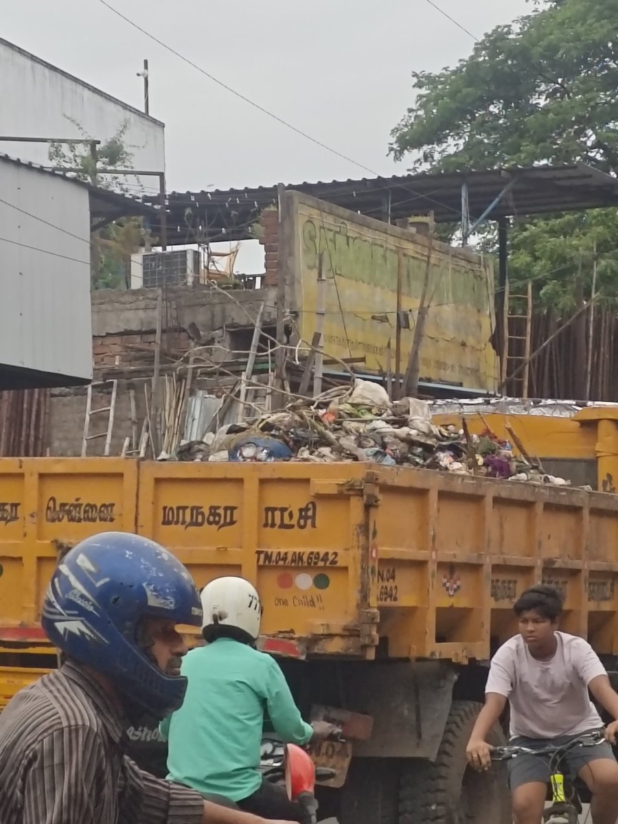 jai_lm's tweet image. "North Chennai roads plagued by garbage spills despite warnings. Truck drivers skip fishing nets at night, causing foul smells & slippery conditions for two-wheelers. GCC must enforce stricter measures for cleaner, safer streets! #ChennaiWaste #NorthChennai
@chennaicorp @kgbias
