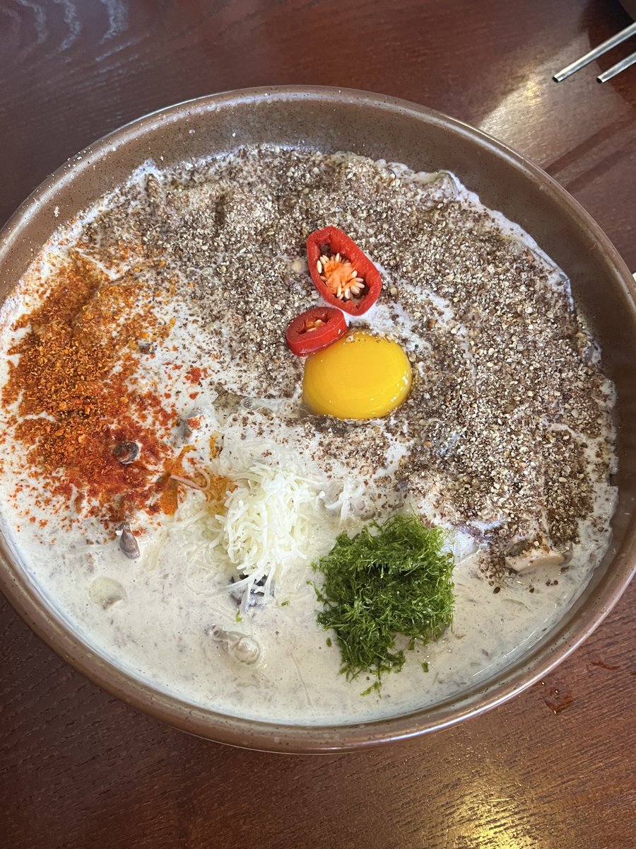 ppilu9's tweet image. 광주 정희 동명점
고사리크림수제비 매콤들기름메밀면 
묵은지회말이 새우감자전

다 좋은맛 !! 크림수제비 그릇 싹싹 긁어먹엇어염