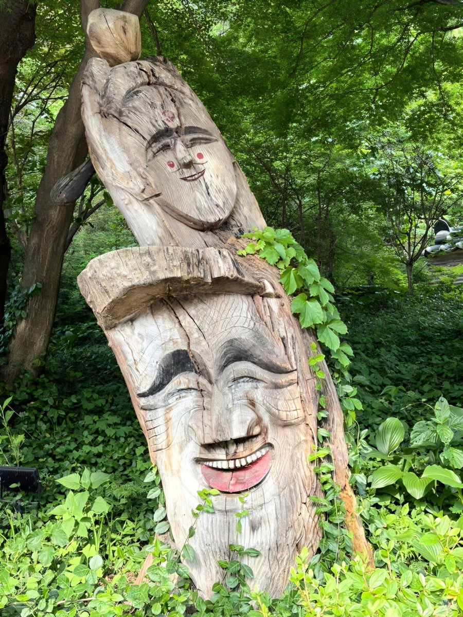 밑천 이 보장되면 
노름이 즐겁고 
건강이 보장되면 술마시고 노는게 즐겁고 비밀이 보장되면 
바람도 즐겁다 .

인생 원초 三樂