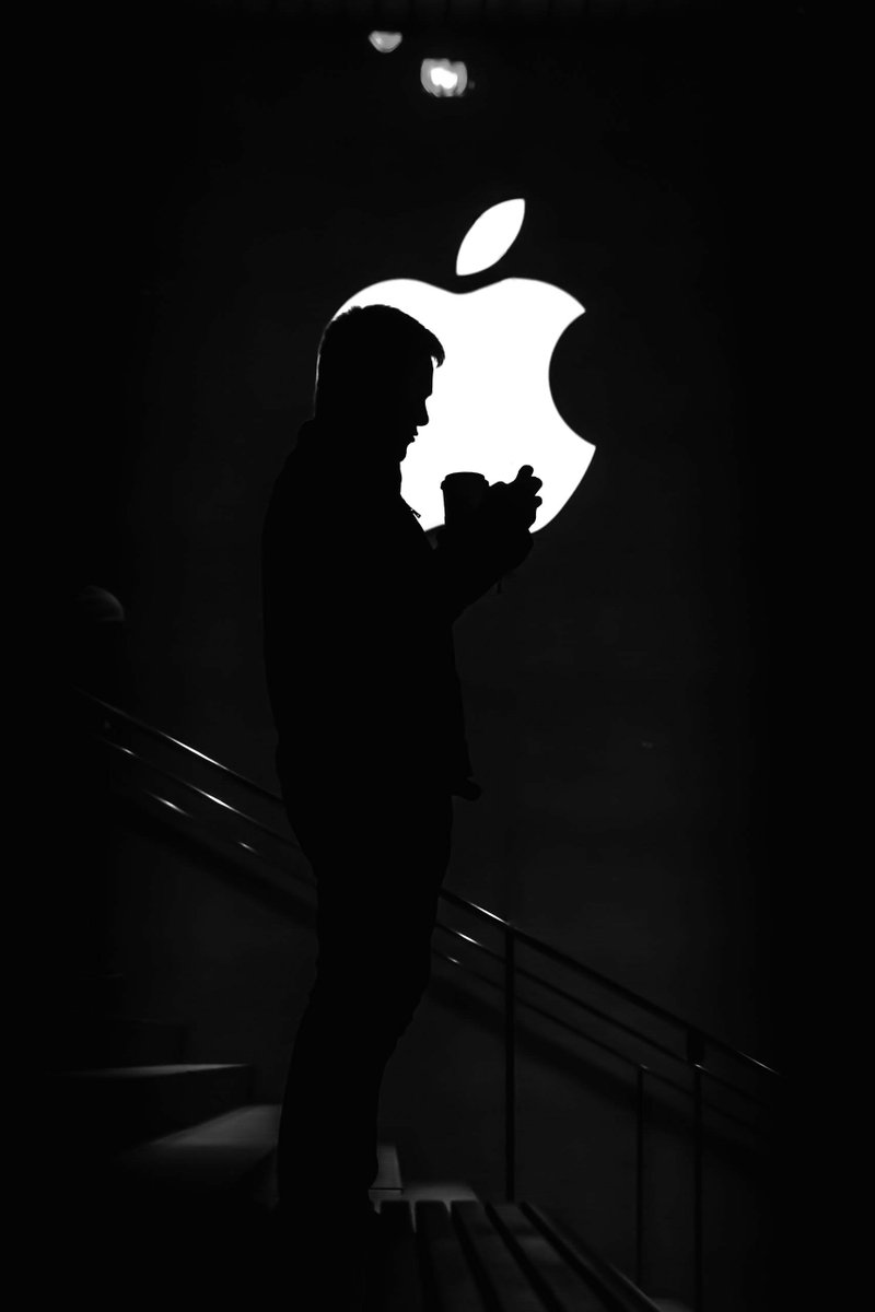 🕵️‍♂️ Alguien que rara vez habla… lo ha hecho.
Y lo que ha contado sobre el futuro de Apple nos ha dejado sin palabras. Muy pronto en la web de AppleX4.
#Apple #Exclusiva #TechInsights