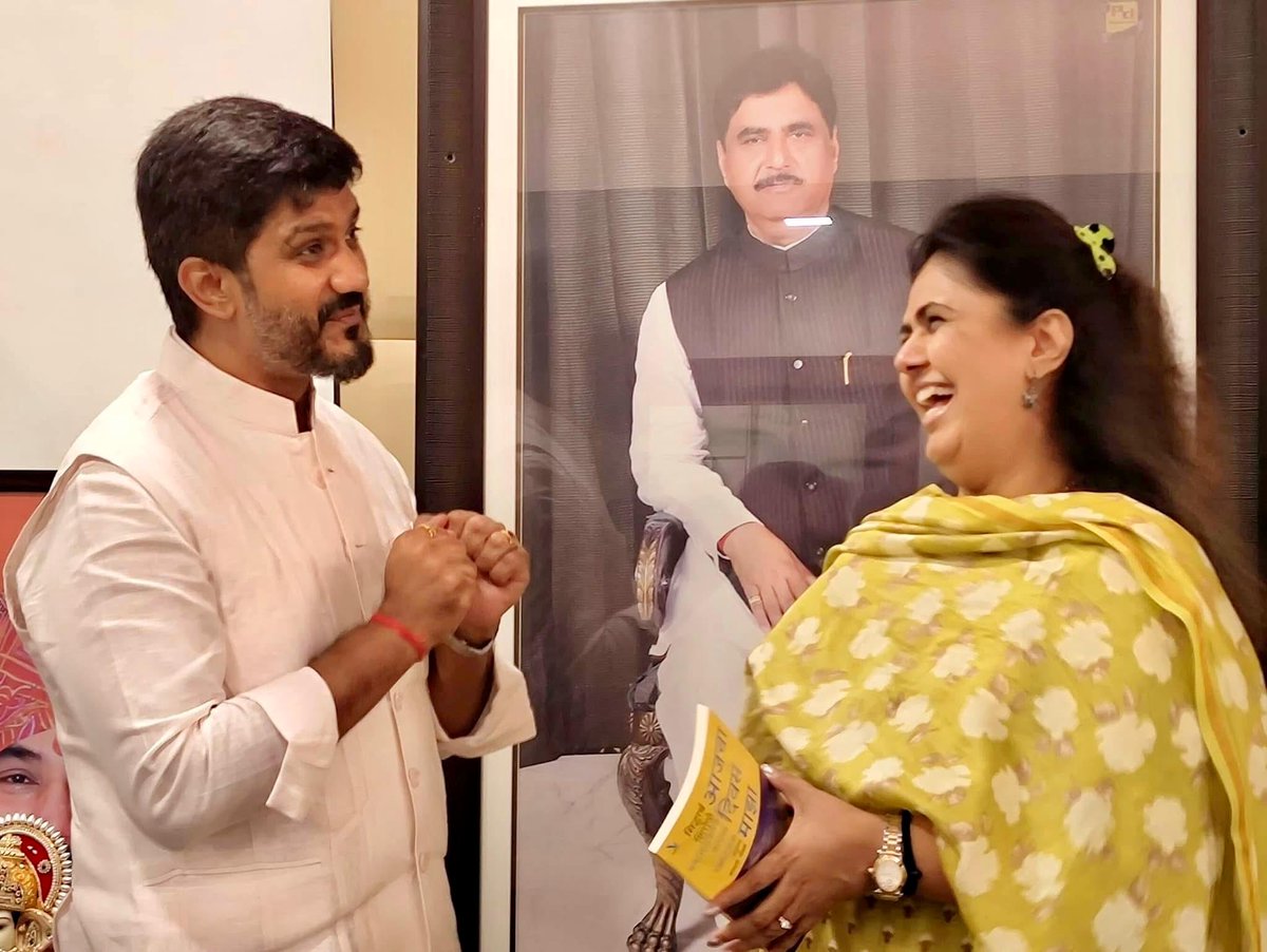 SidShirole's tweet image. Heartiest birthday greetings to Hon. Minister of Environment &amp;amp; Climate Change, Animal Husbandry, Maharashtra, and National Secretary of the BJP, Smt. @Pankajamunde tai.

Wishing you a long, healthy, and fulfilling life in the service of our nation.
Your unwavering commitment to…