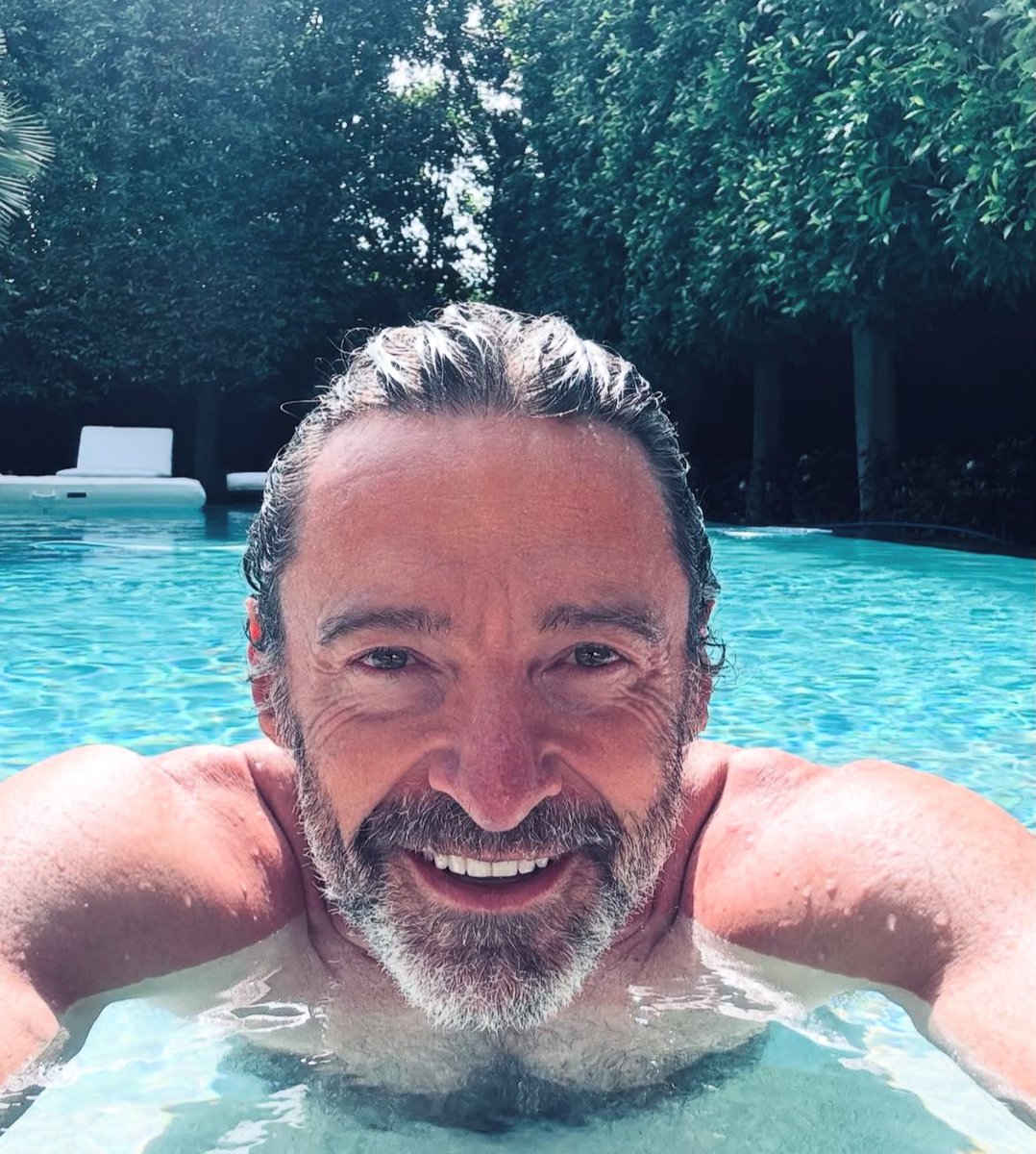 nymphiany's tweet image. so when are we getting another selfie like this @RealHughJackman 🧐