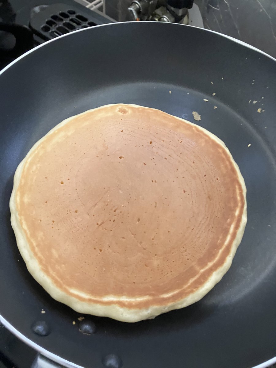 Aaaaltsabure's tweet image. 今日のパンケーキ
オレンジジャム乗っけて食う。綺麗に焼けた