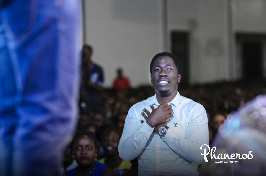 Ezeranointedone's tweet image. Just like Jesus helped the disciples on the road to Emmaus to see Him through the scriptures, God wants to open your eyes too—so you can see who you really are in His Word.
YOU’RE WHAT HAPPENS WHEN GOD SPEAKS. THAT’S HOW POWERFUL YOUR STORY IS.
#PhanerooDevotion
#PhanerooAt11