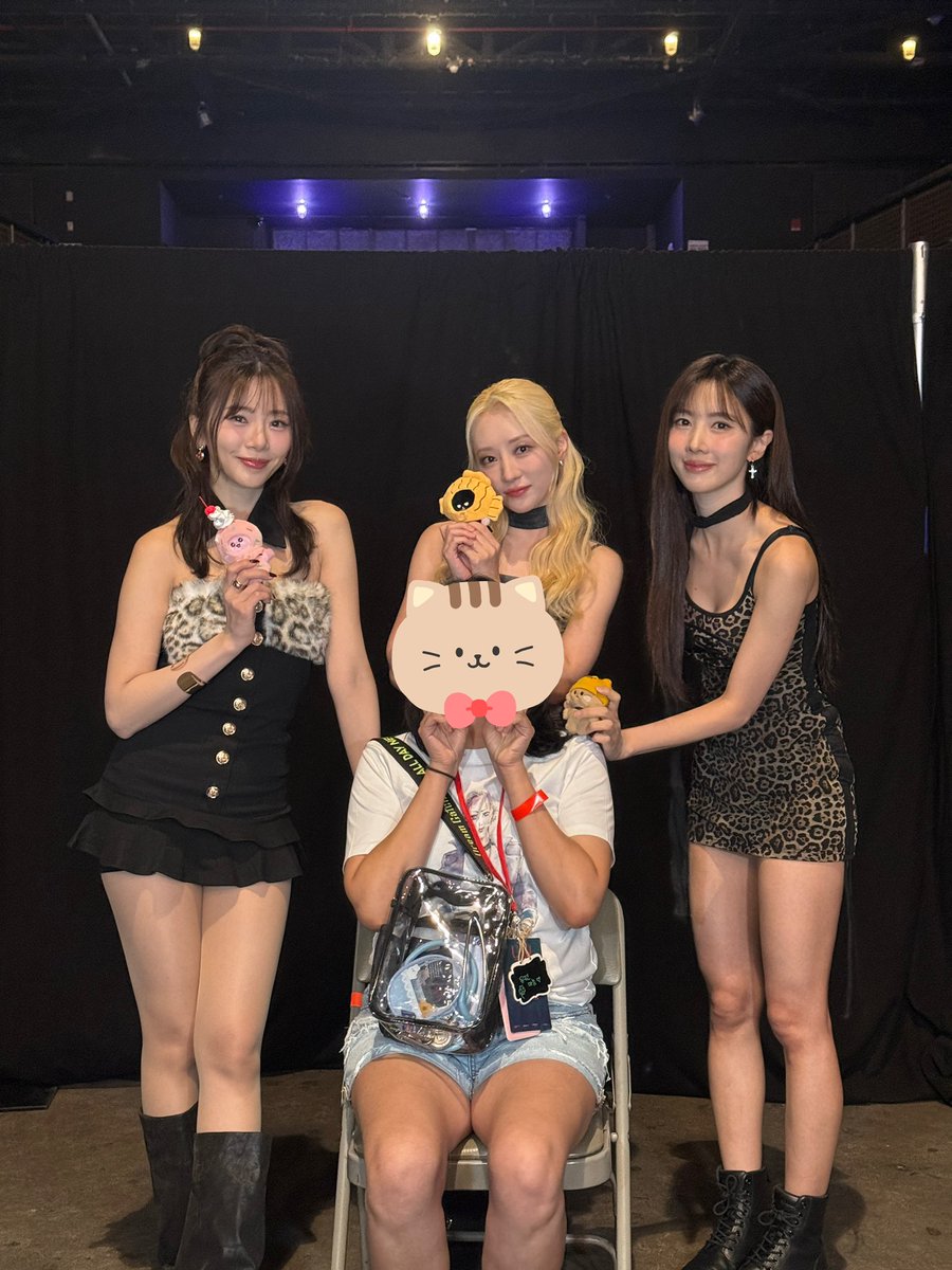 ChibiChibz's tweet image. I love them sooooo much 🗣️#UAU #Dreamcatcher #Jiu #Sua #Yoohyeon #UAUinUSA #UAUinNYC