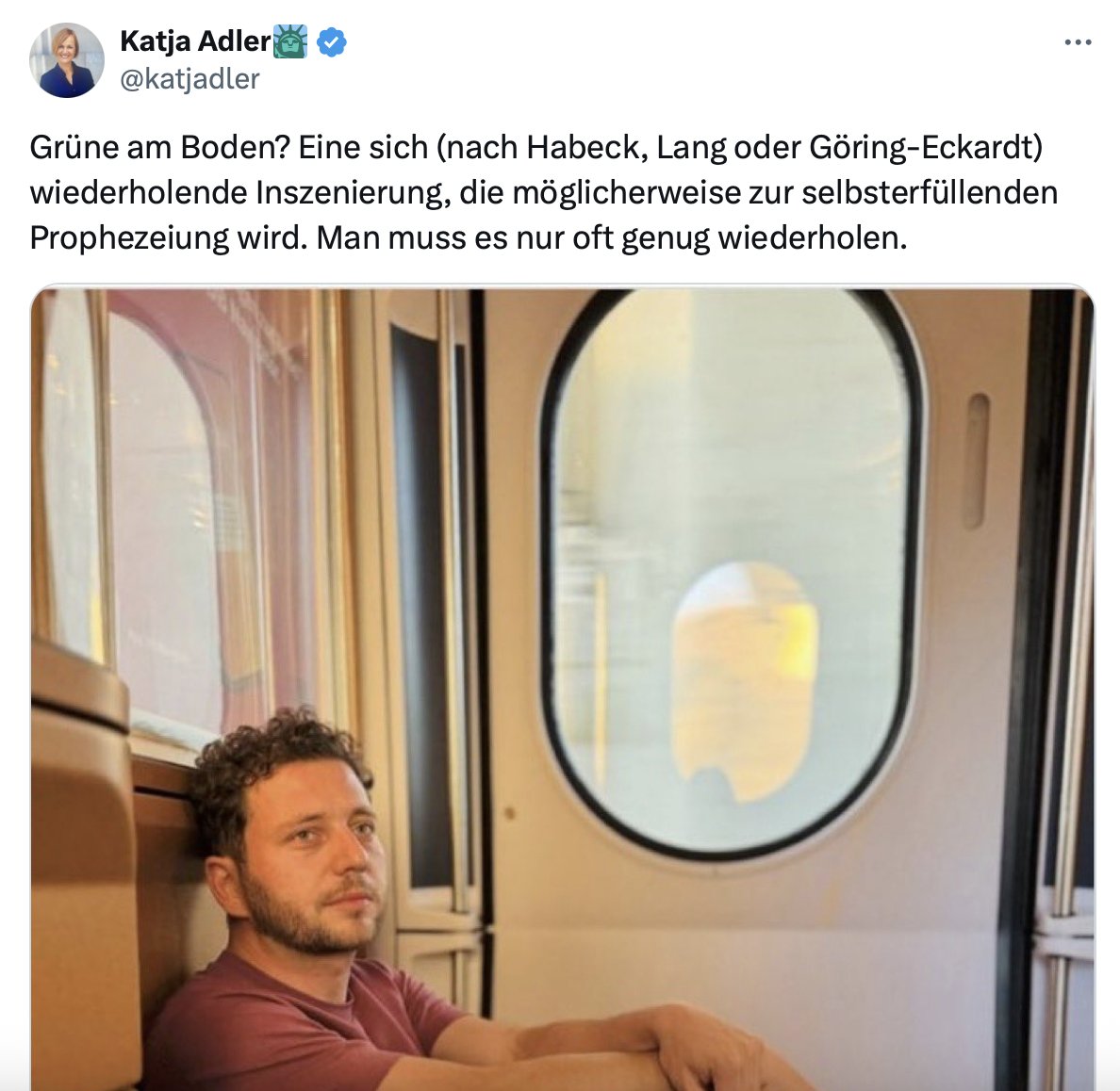 BergheimJeff's tweet image. Frau Adler ist mit ihrer FDP übrigens mit Pauken und Trompeten aus dem Bundestag geflogen, in immer weniger Landesparlamenten vertreten und wird nur noch in zwei (kleinen) Landesregierungen zur Mehrheitsbeschaffung gebraucht.